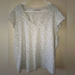 Loft sz24/26 scoopneck gray tee with floral design